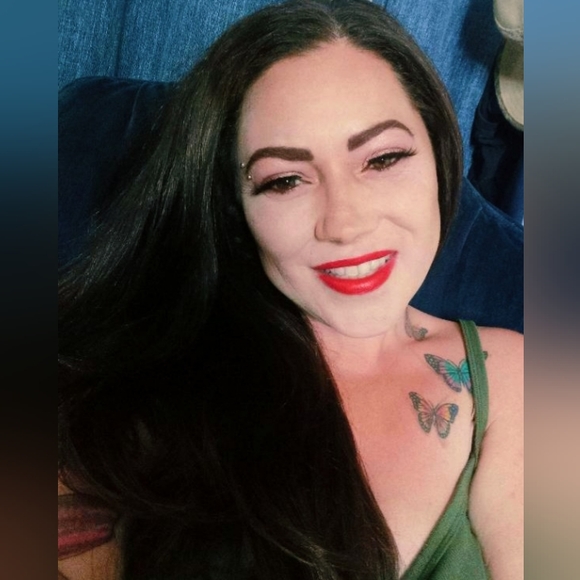 Meet your Posher, Sarah - Picture 4 of 5